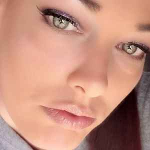 Meet your Posher, Desiree